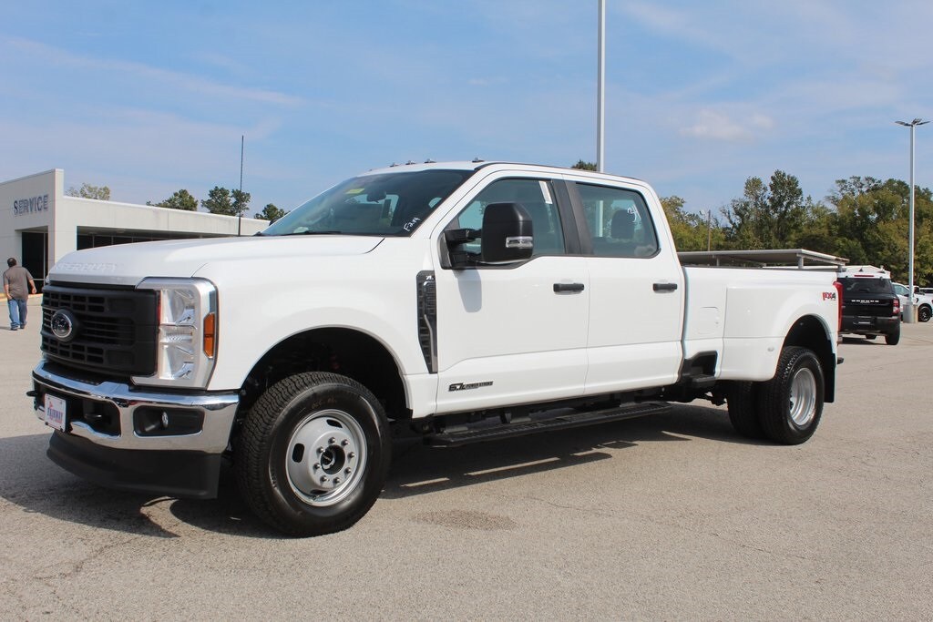 2026 Ford F-350 XL photo 2