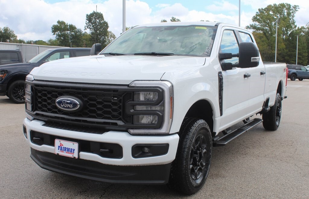 2026 Ford F-350 XL photo 4