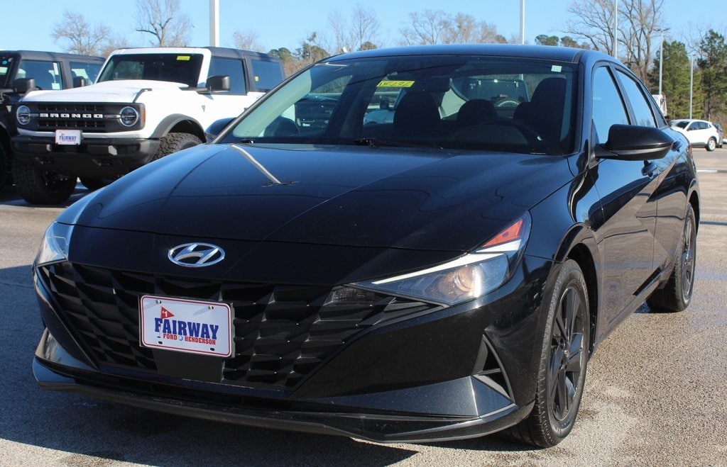 Used 2022 Hyundai Elantra SEL Sedan