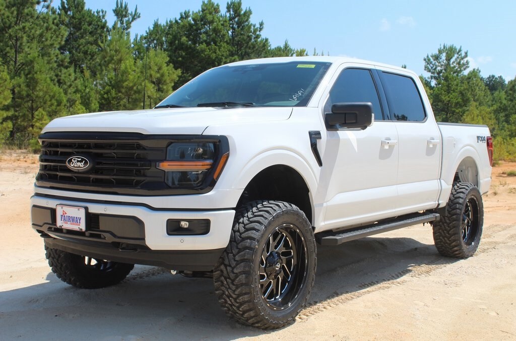 2025 Ford F-150 XLT photo 3