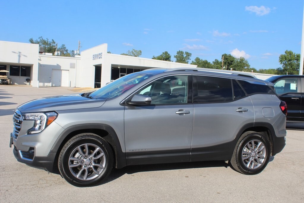 Used 2024 GMC Terrain SLT SUV