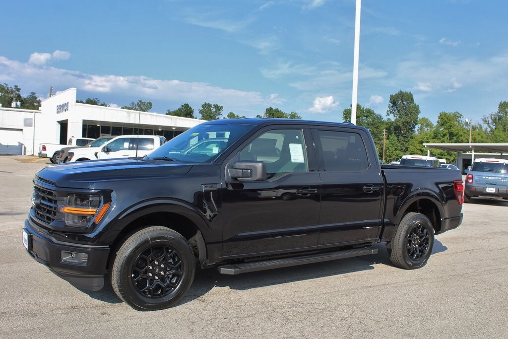 New 2025 Ford F-150 XLT Truck SuperCrew Cab