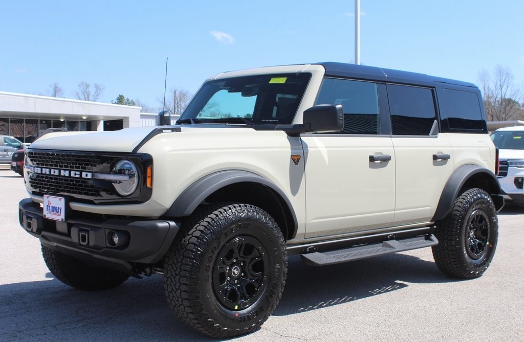 New 2025 Ford Bronco Badlands SUV