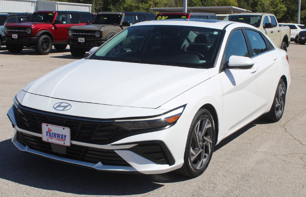Used 2025 Hyundai Elantra SEL Convenience Sedan