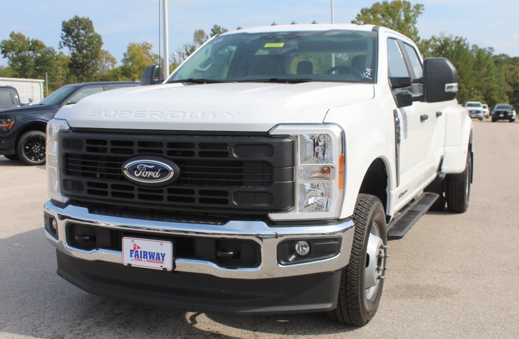 2026 Ford F-350 XL photo 4