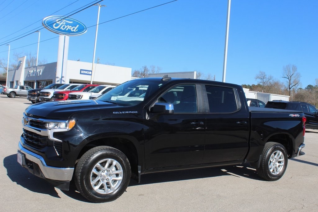 Used 2022 Chevrolet Silverado 1500 LT Truck Crew Cab
