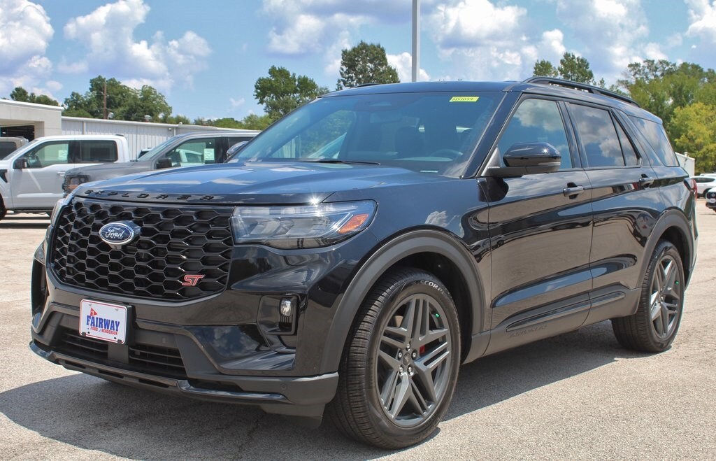 2025 Ford Explorer ST photo 3