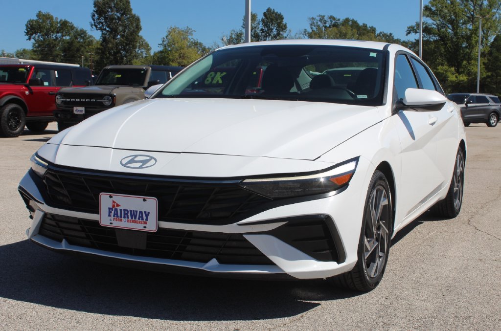 Used 2025 Hyundai Elantra SEL Convenience Sedan