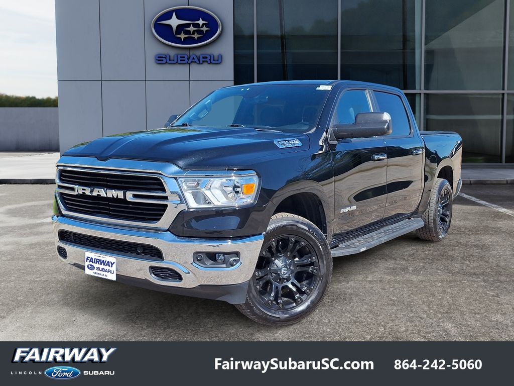 2020 RAM 1500 Big Horn/Lone Star 4x4 Crew Cab 5'7's photo