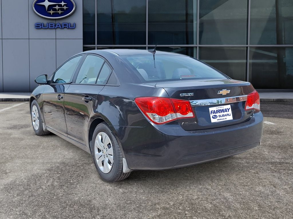 2014 Chevrolet Cruze LS Auto photo 4