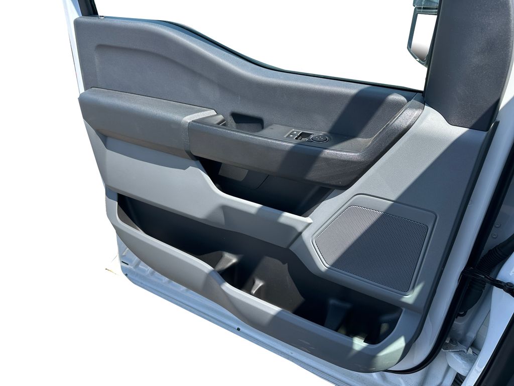 2024 Ford F-350 Super Duty Chassis Cab XL - Photo 18