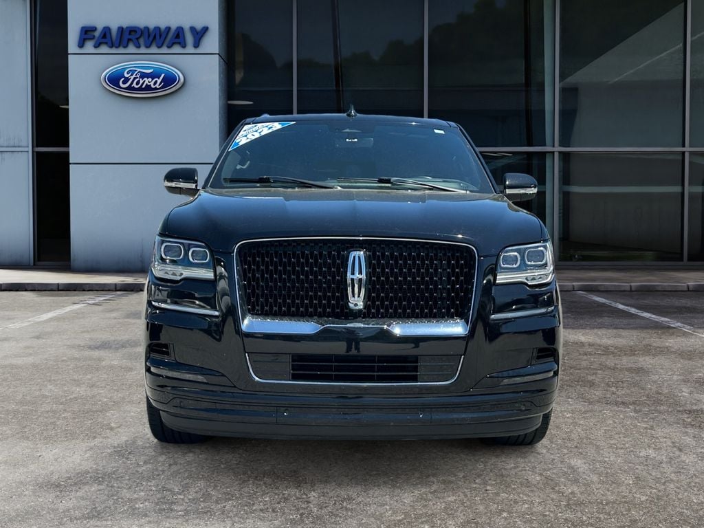 2023 Lincoln Navigator L Reserve photo 2