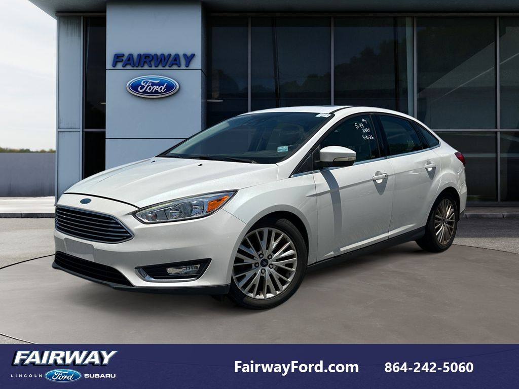 2015 Ford Focus Sedan Titanium's photo