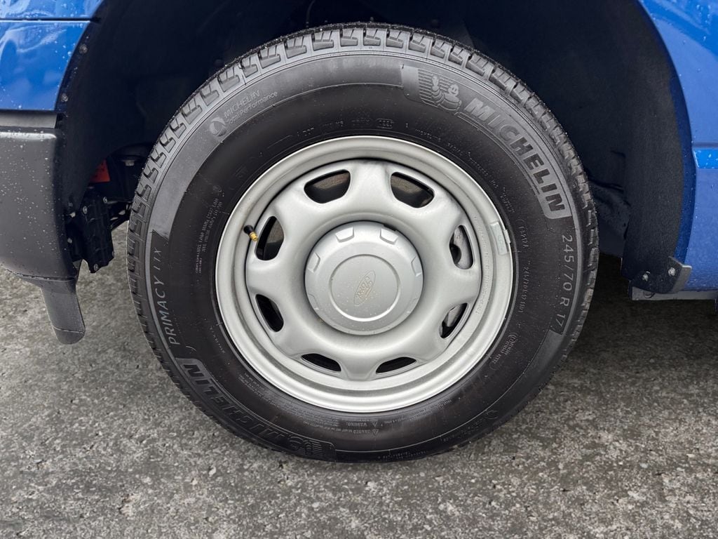 2025 Ford F-150 XL photo 3