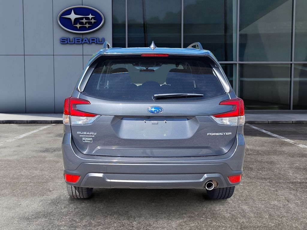 2023 Subaru Forester Limited photo 5