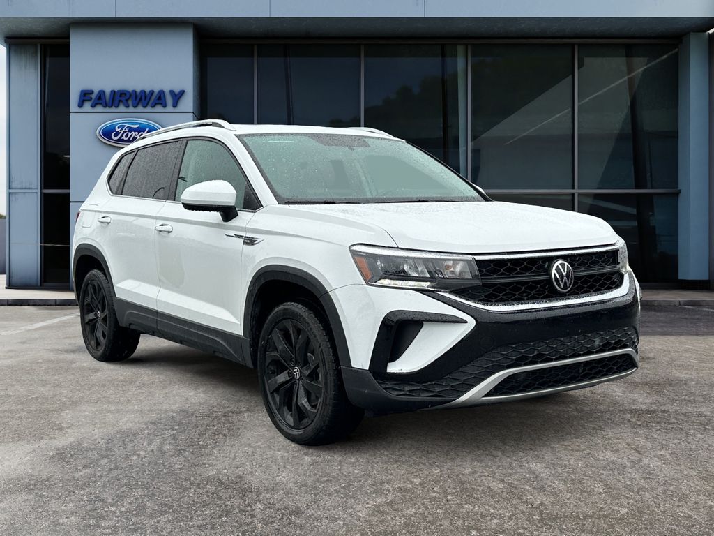 2022 Volkswagen Taos 1.5T SE photo 2