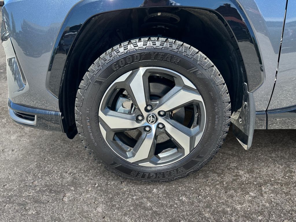 2021 Toyota RAV4 Prime SE photo 3