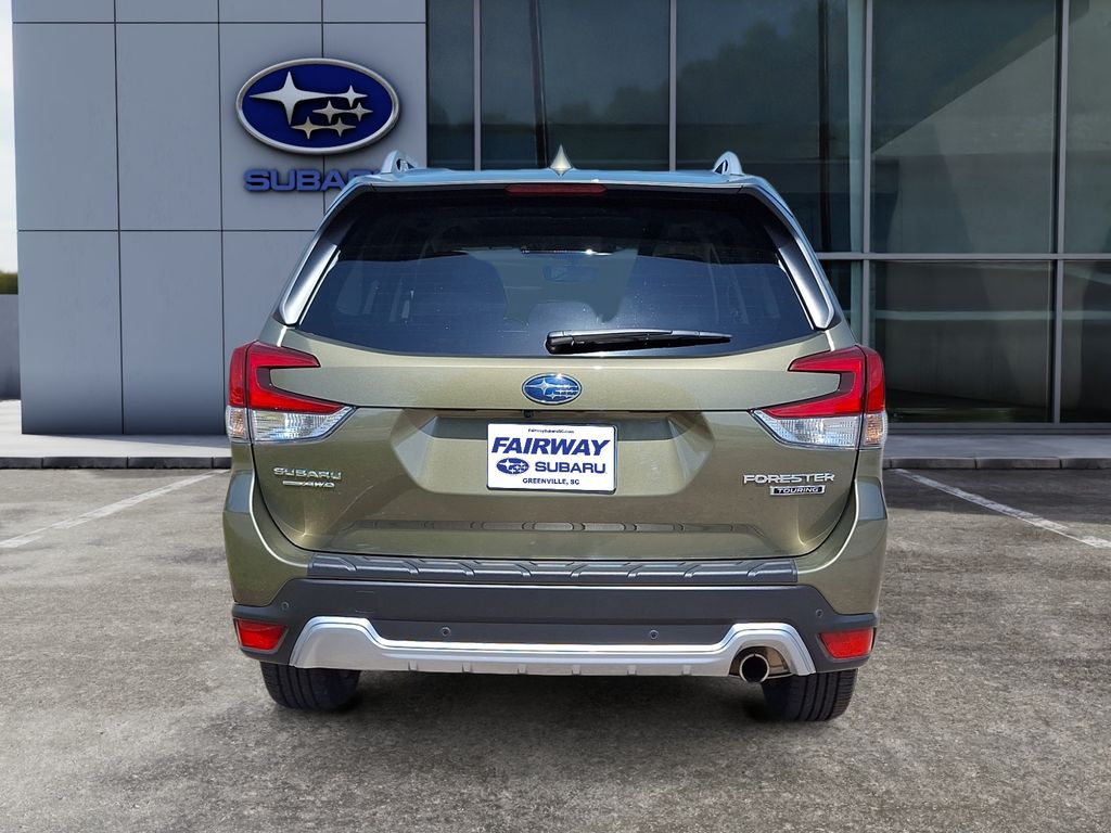 2023 Subaru Forester Touring photo 4