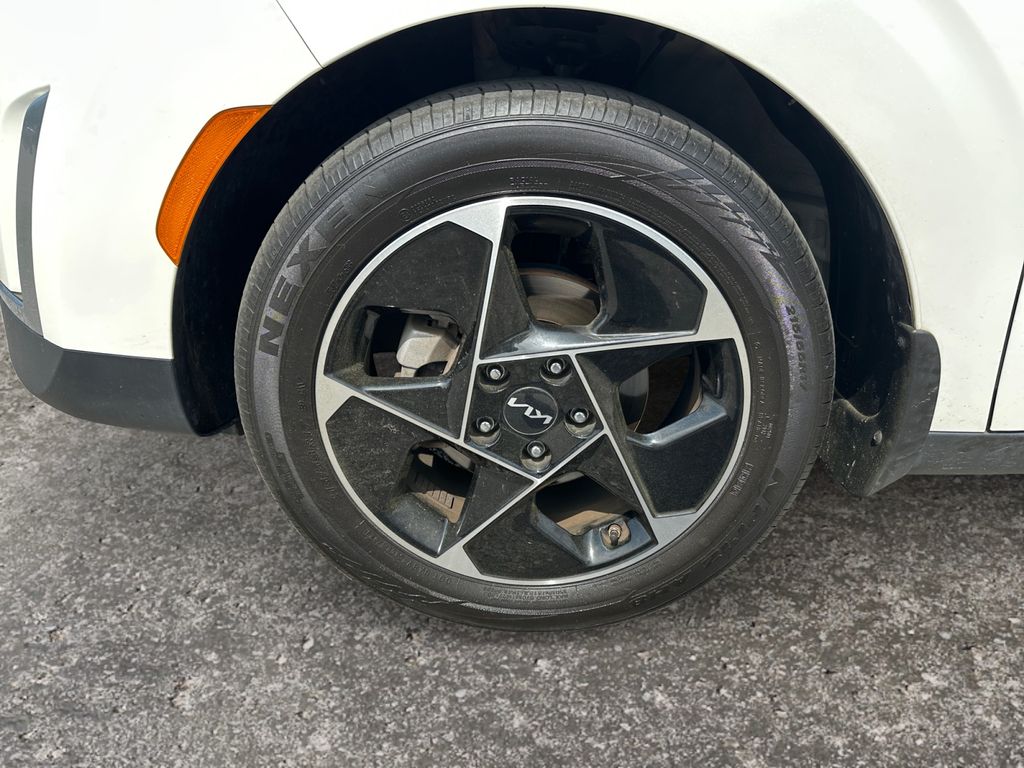 2024 Kia Soul EX photo 3