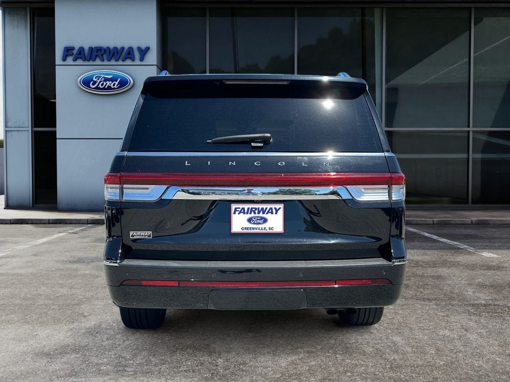 2023 Lincoln Navigator L Reserve photo 4