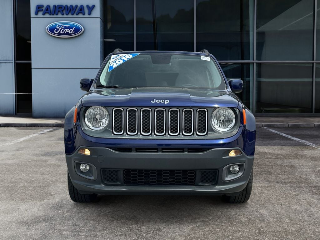 2016 Jeep Renegade Latitude 4x4 photo 3