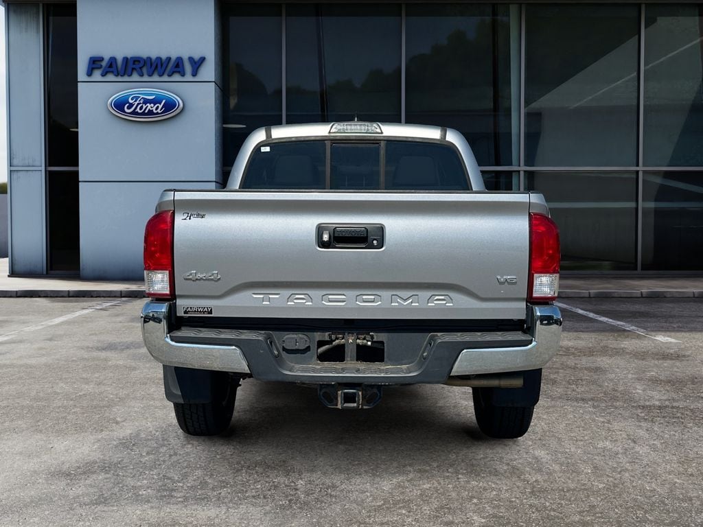 2016 Toyota Tacoma SR5 V6 photo 4