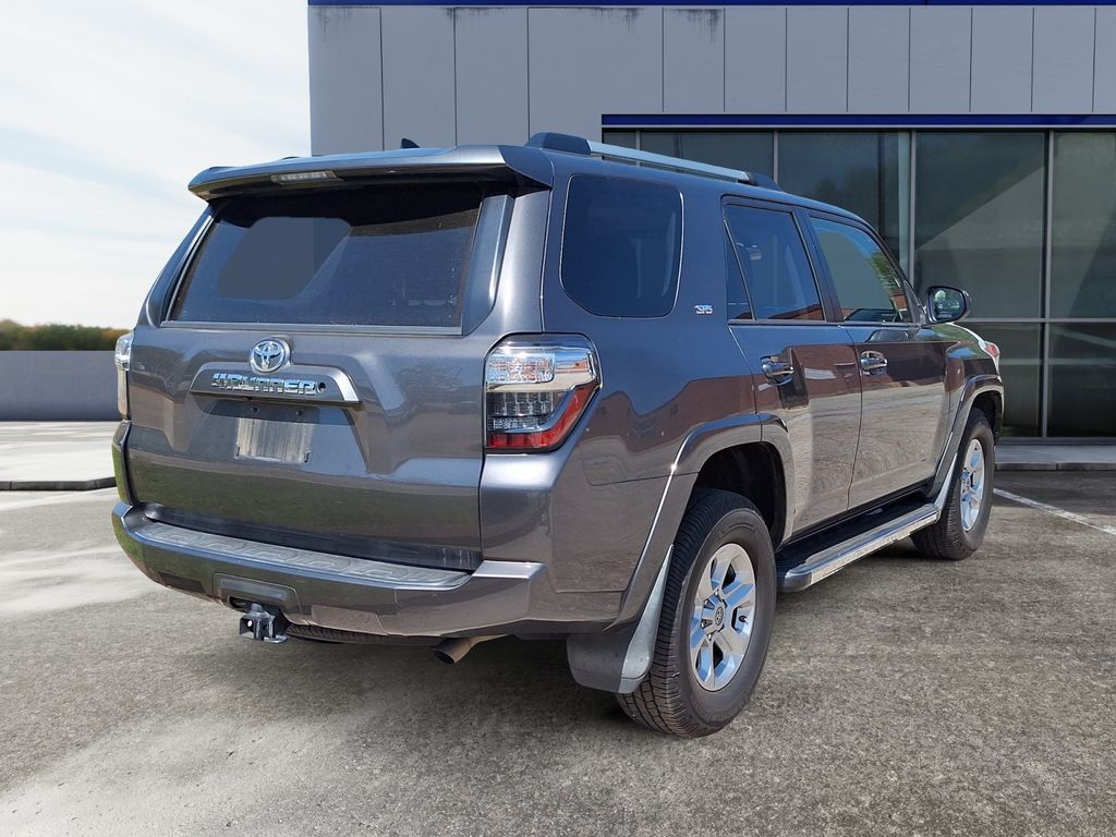 2019 Toyota 4Runner SR5 photo 6