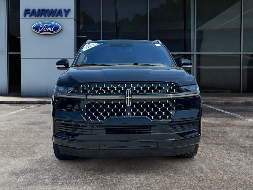 2025 Lincoln Navigator Black Label photo 2