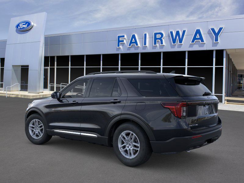 2025 Ford Explorer photo 3