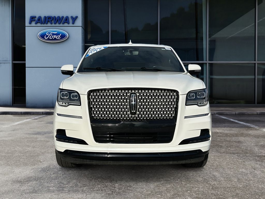 2023 Lincoln Navigator L Reserve photo 2