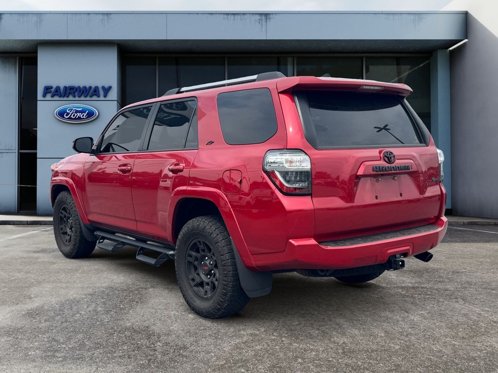 2022 Toyota 4Runner SR5 photo 4
