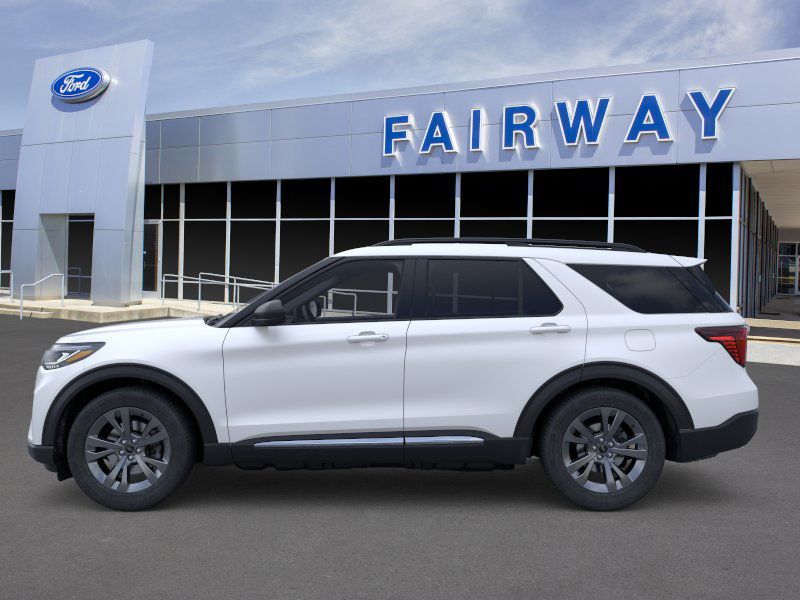 2025 Ford Explorer photo 3