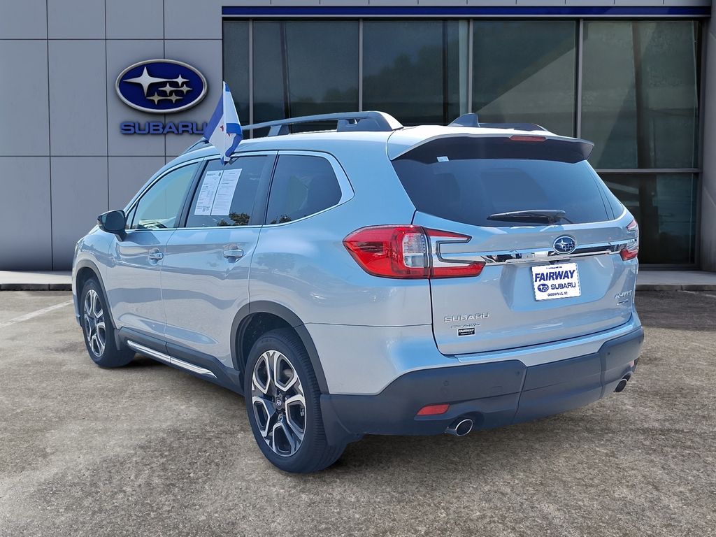 2024 Subaru Ascent Limited 7-Passenger photo 4