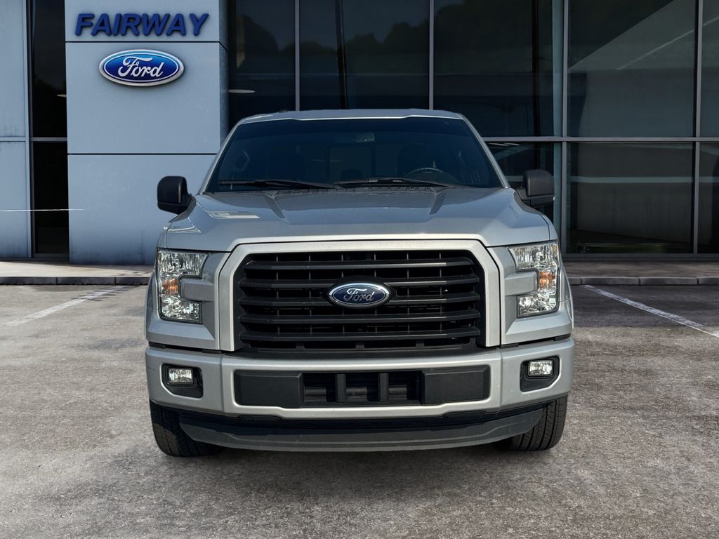 2015 Ford F-150 XLT photo 2