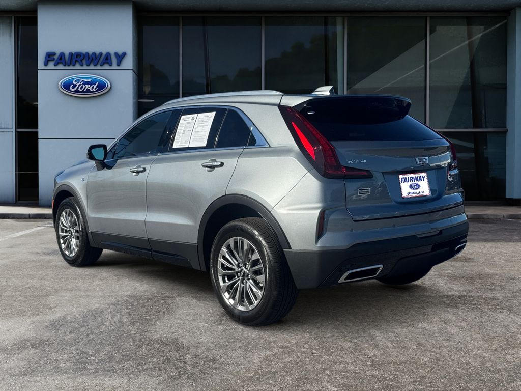 2024 Cadillac XT4 Premium Luxury photo 2
