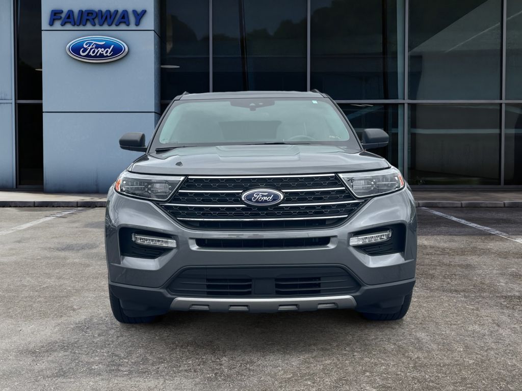 2023 Ford Explorer XLT photo 2