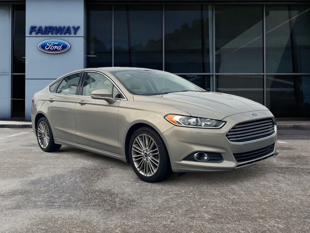 2015 Ford Fusion SE photo 3