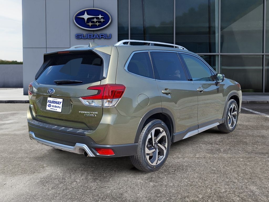 2023 Subaru Forester Touring photo 5