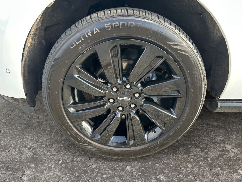 2023 Lincoln Navigator L Reserve photo 3