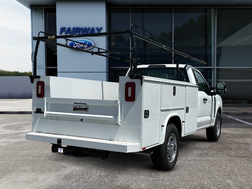 2024 Ford F-350 Super Duty Chassis Cab XL - Photo 8