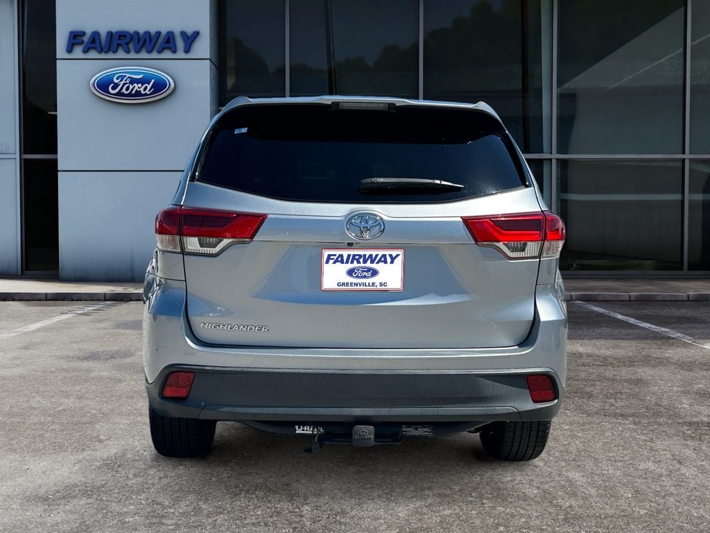 2019 Toyota Highlander LE I4 photo 4