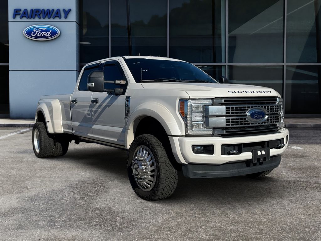 2019 Ford F-450 Platinum photo 3