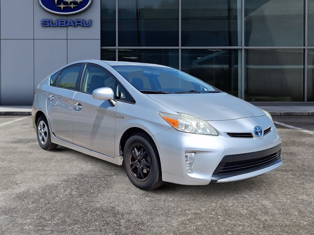 2014 Toyota Prius Four photo 2