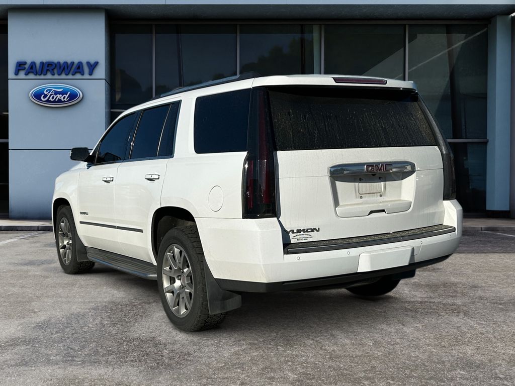 2017 GMC Yukon Denali photo 4