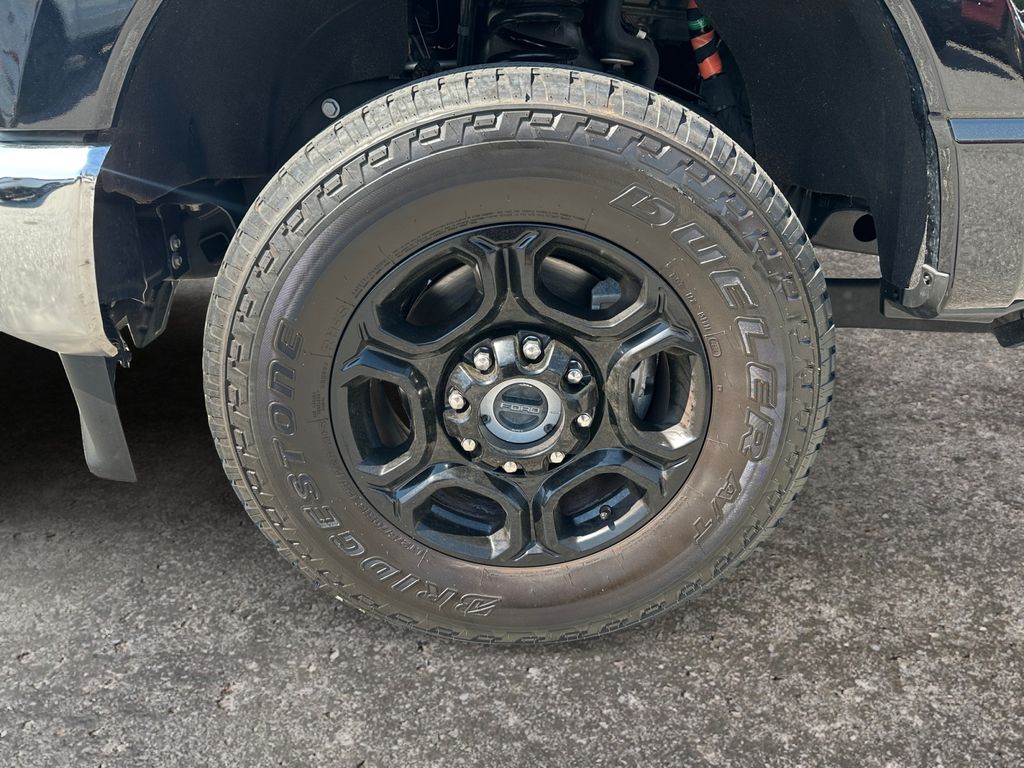 2025 Ford F-250 XLT photo 3