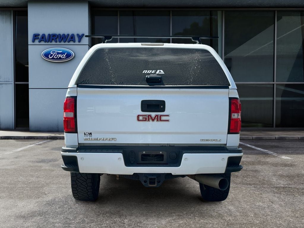 2019 GMC Sierra 2500HD Denali photo 5