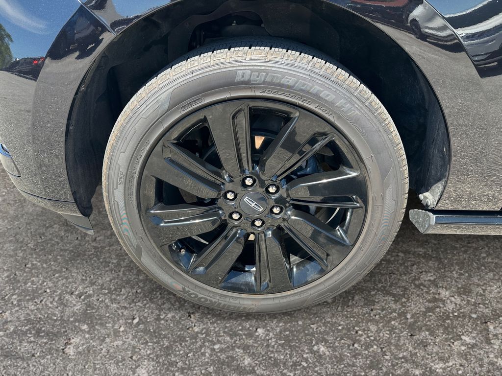 2023 Lincoln Navigator L Reserve photo 3