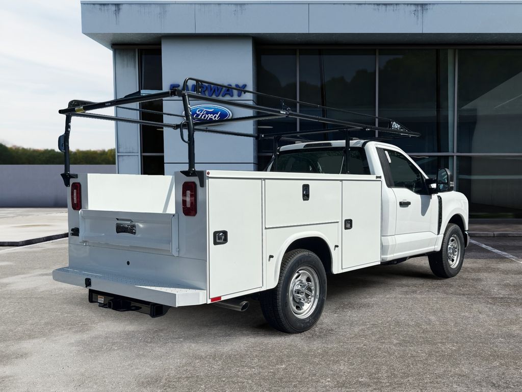 2024 Ford F-350 Super Duty Chassis Cab XL - Photo 8