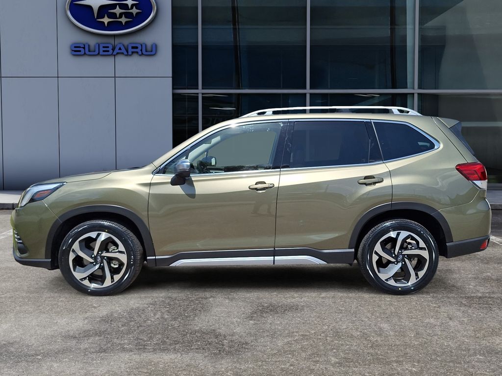2023 Subaru Forester Touring photo 6