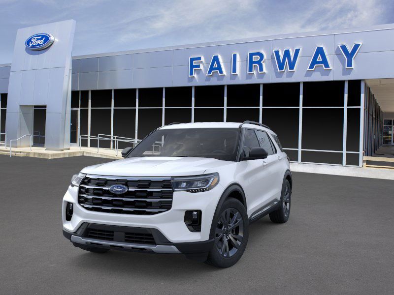 2025 Ford Explorer photo 2